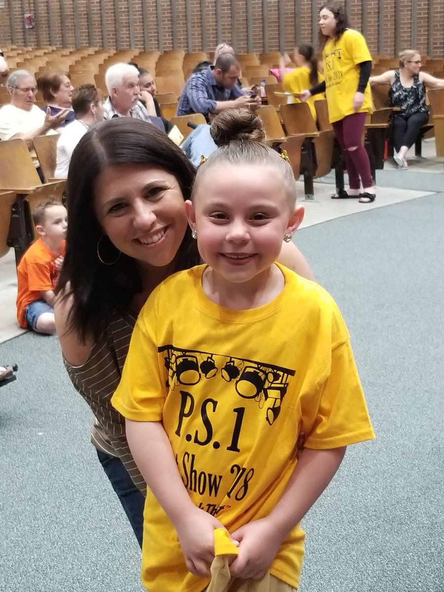 VictoriaBr81's tweet photo. So blown away by these two tonight. Beautiful lyrical dance. #classy #lyricaldance #soproud #motherspray #talentshow #everyonecried #dedicated #dancefactory #ps1 @SIBFSC https://t.co/gneHPOUKCv