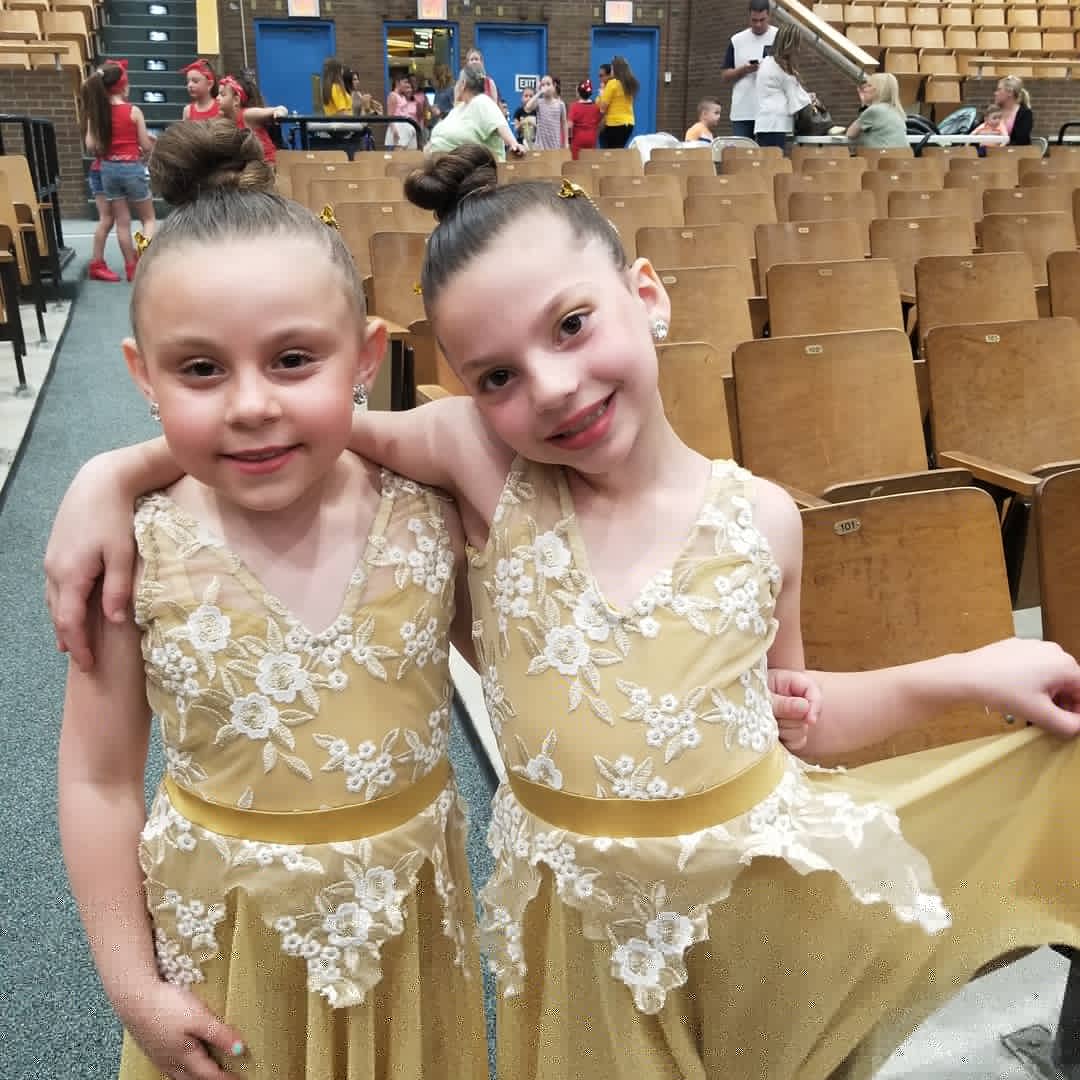 VictoriaBr81's tweet photo. So blown away by these two tonight. Beautiful lyrical dance. #classy #lyricaldance #soproud #motherspray #talentshow #everyonecried #dedicated #dancefactory #ps1 @SIBFSC https://t.co/gneHPOUKCv