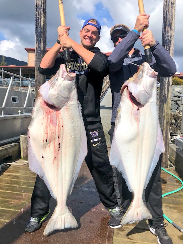 BrockHuard's tweet photo. 450 Pounds of Huard barely outmuscled 165 pounds of Sitka Halibut.  @TheOutdoorLine  @damonhuard #FishBaranof https://t.co/CGPXRNvJG7