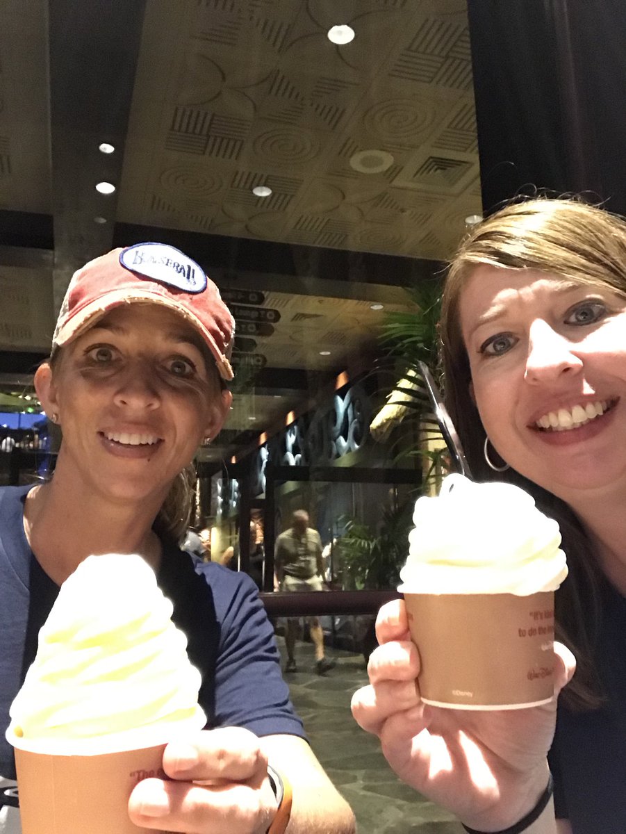 hawkinsh23's tweet photo. Special treat at the end of the day! Thanks to the unexpected kindness from these amazing cast members! #CastCompliment @WDWToday https://t.co/FgOobZYupg