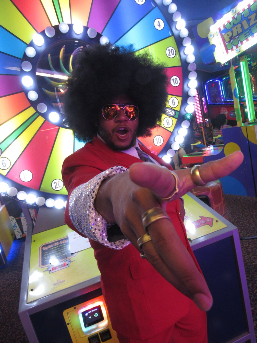 SUPERREFLEX_cos's tweet photo. LETS! D-D-R!!!!

This was such a fun group with my friend Abby! DDR has made such a positive impact on my life, I just had to cosplay from it!

#DDR https://t.co/TrlWqfp5JX