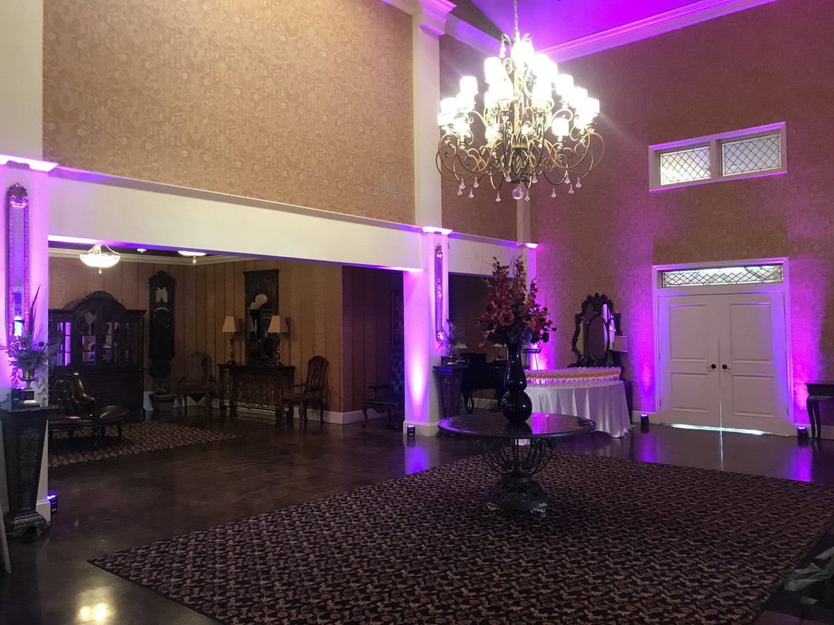 mentpro's tweet photo. Itβs #promnight2018 for Maryvale High School. Congrats Class of 2018! https://t.co/EXfwcIAJgr