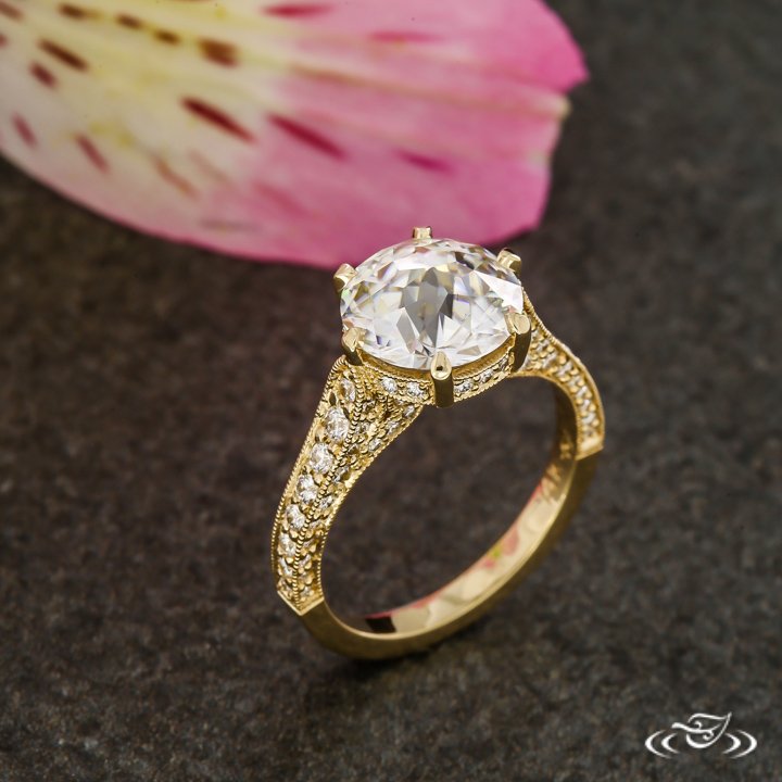 Jewelryworks's tweet photo. Sometimes you need just a little more #Diamond #Pavé ... #GreenLakeJewelry #RecycledGold #EngagementRing #VintageInspired https://t.co/z4JizoJQXJ