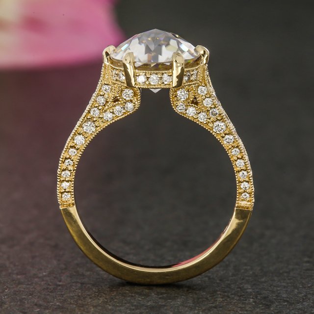 Jewelryworks's tweet photo. Sometimes you need just a little more #Diamond #Pavé ... #GreenLakeJewelry #RecycledGold #EngagementRing #VintageInspired https://t.co/z4JizoJQXJ