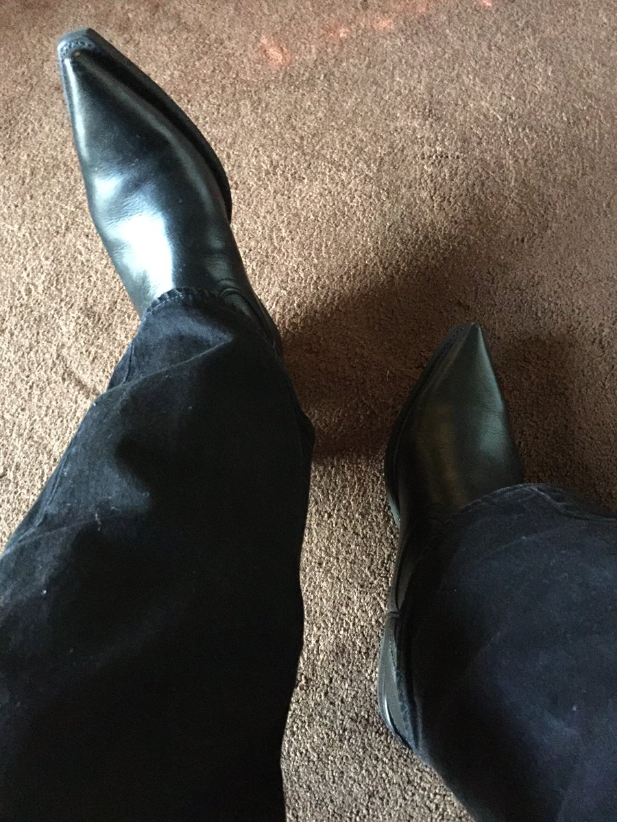 JimmyCabbs's tweet photo. Man Heels Sexy Tonight! https://t.co/0eoUxA5p9E
