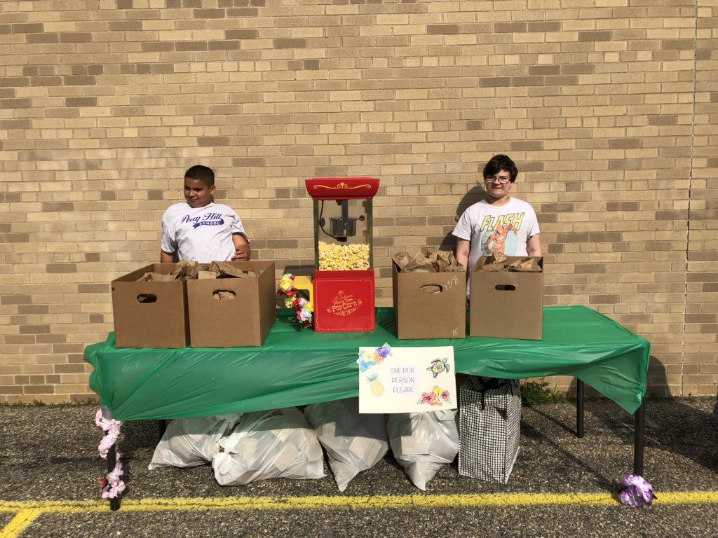HeatherMoura's tweet photo. @lwilliamsphs @DAiutoAndrea @MrGphs after a long day of field day these kids went to long hill to help with the end of the year social https://t.co/2UTYv6BIlw