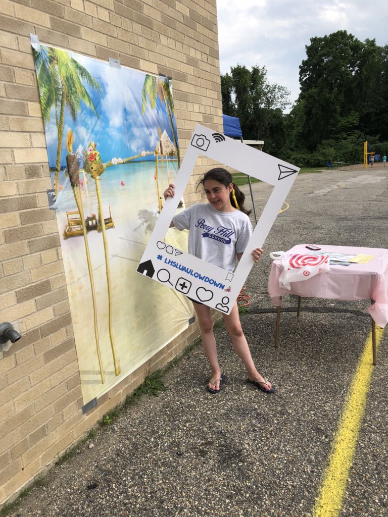 HeatherMoura's tweet photo. @lwilliamsphs @DAiutoAndrea @MrGphs after a long day of field day these kids went to long hill to help with the end of the year social https://t.co/2UTYv6BIlw