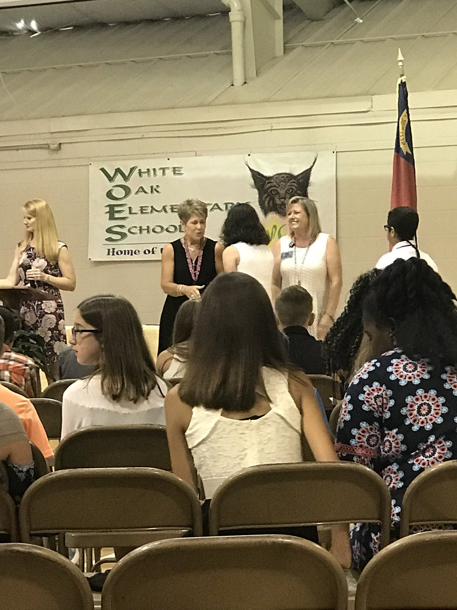 piratejoeyb's tweet photo. Graduation! On to middle school. #RuckerJohns #EI https://t.co/FWJvjWQdEl