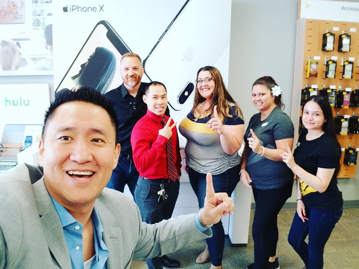 Jaslyn the store manager in Renton, WA made every moment a blast! They knew about every promotion, features and benefits on how to equip our customers #TheRightWay #PartnerUp #ElevateAndAccelerate2018 Jaslyn and Emily you #rock