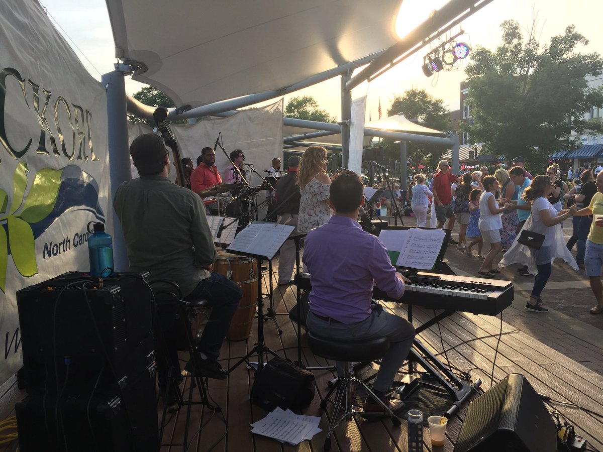 HkyWellCrafted's tweet image. Lots of fun learning to salsa dance tonight with Orquesta GarDel at the Sails Original Music Series! #sailsmusic #salsa #hickorymetrofun