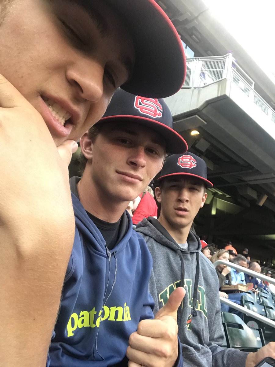 CarterSchmitz24's tweet photo. #twinspics https://t.co/OCZuaajLEv