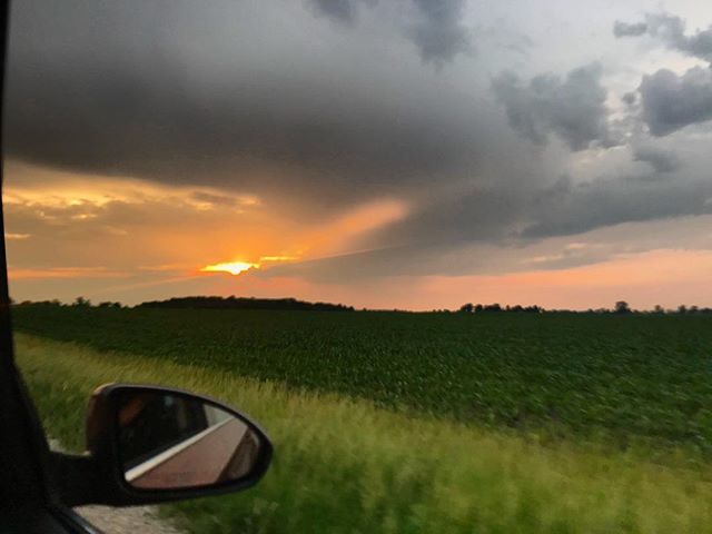 c_schanz's tweet photo. ‘peek-a-boo.’ Jay County, Indiana; 06.08.2018. #sun #sunset #sunset_stream #sunsets #weather #clouds #jaycounty #indiana #farm #rurallife #rurallivin #farmlofe #farmland #JayCo #clouds #storm https://t.co/lary7FdiAf https://t.co/TUAek97z8P