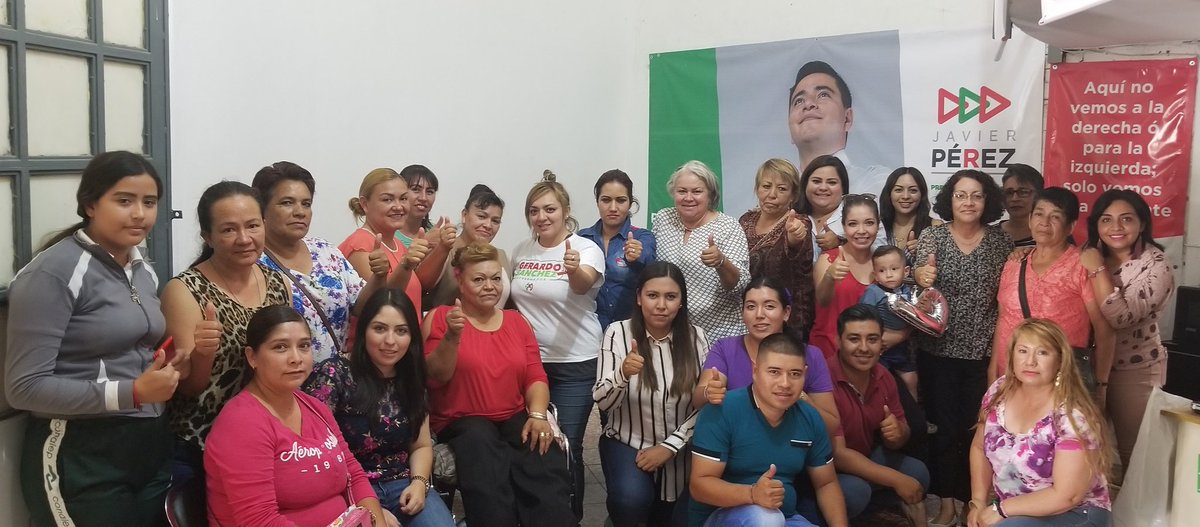OnmpriGto's tweet photo. Gran trabajo con @OnmpriPenjamo y su Dirigente Municipal @GeGenoveva en la conformación de la #RedDeMujeresConGerardoSánchez. Cada día somos mas y por ello #VamosAGanar.

#SeguridadParaTuFamilia 
#JuntasAvanzamosMas https://t.co/Sk0RJj3mCh