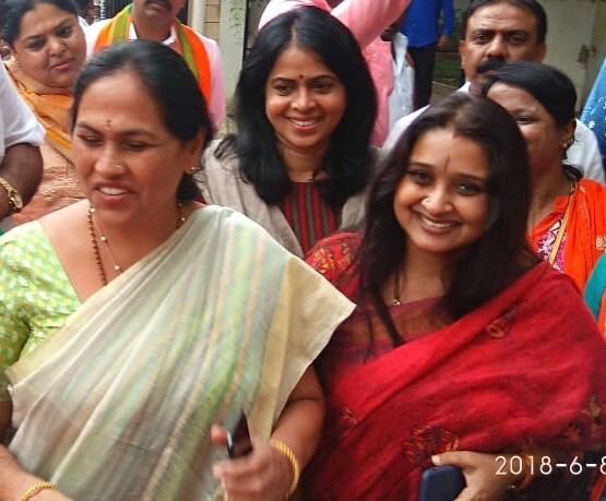 MalavikaBJP's tweet photo. Today’s Campaign for @BjpPrahlad for Jayanagar! 
Every vote for BJP will be an ode to the mammoth development work done by the Late @BNVijaykumar 
#BJPGellisi https://t.co/U1SLndVSC6