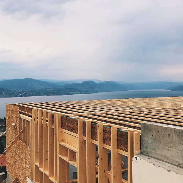 BarnettHomes's tweet image. Day 2 New Floor #qualitybuilt #qualityhomes #okanaganlifestyle #vancouver #calgary #customhomes #custombuild ift.tt/2MahYNz