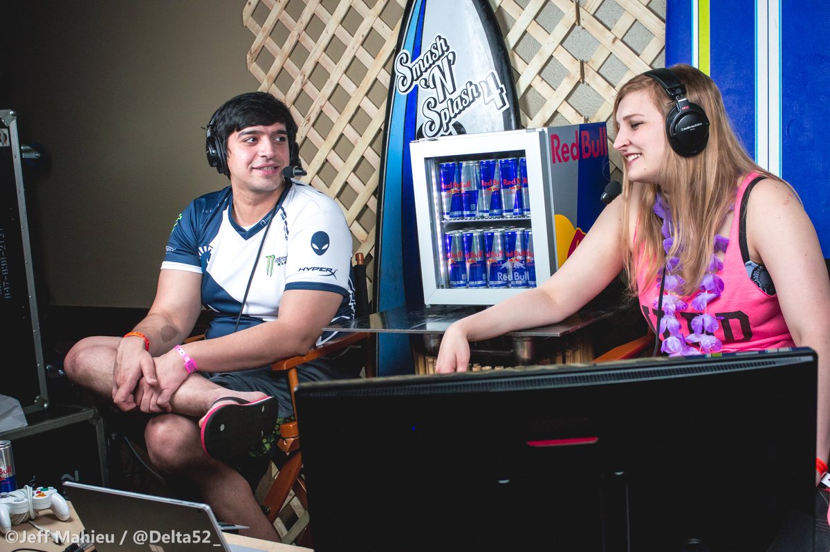 Delta52_'s tweet photo. Find someone who looks at you the way @LiquidChillin looks at @ChellyToms #SNS4 https://t.co/vkhEjDSbSx