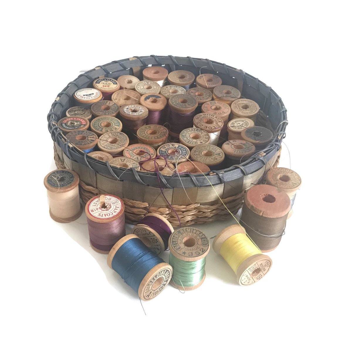 MerrilyVerilyVi's tweet photo. #Vintage Thread Basket, Lot of Thread Spools, Wooden Thread Spools, Sewing Basket, Spools of Thread, 45 Spools, Cotton Silk Thread, Farmhouse https://t.co/ZCnq5JcRbi #supplies #sewing #thread #silkthread #threadspool #farmhousedecor https://t.co/OIXVIMGhOb