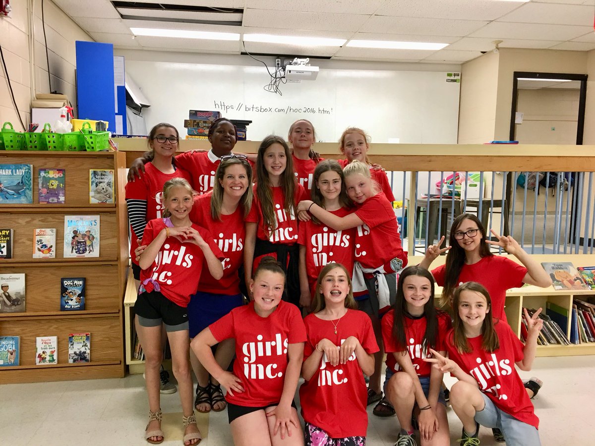 alcdsb_olmc's tweet photo. Today these OLMC girls presented their new learning  from participating in Girls INC at the CYSPC Annual Community Dialogue. Well done ladies! #girlpower https://t.co/xMD5iNqOTq
