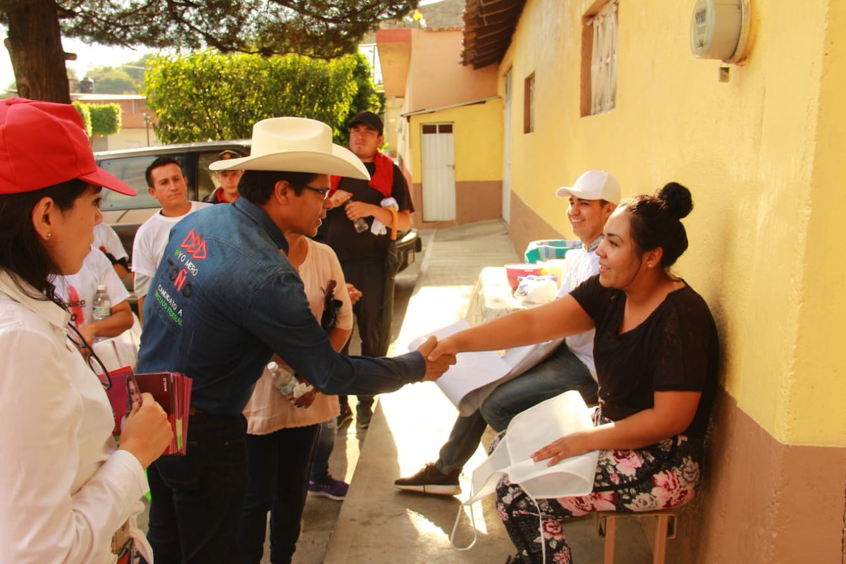 antoniososalo's tweet photo. Seré un Diputado Federal incluyente, transparente y cercano a la gente. Me propongo trabajar para cambiar el rumbo del #Dtto02. 

¡Gracias a la gente de #Huaniqueo por escucharme y compartirme sus ideas! #ASLO https://t.co/iu9iN87rZi