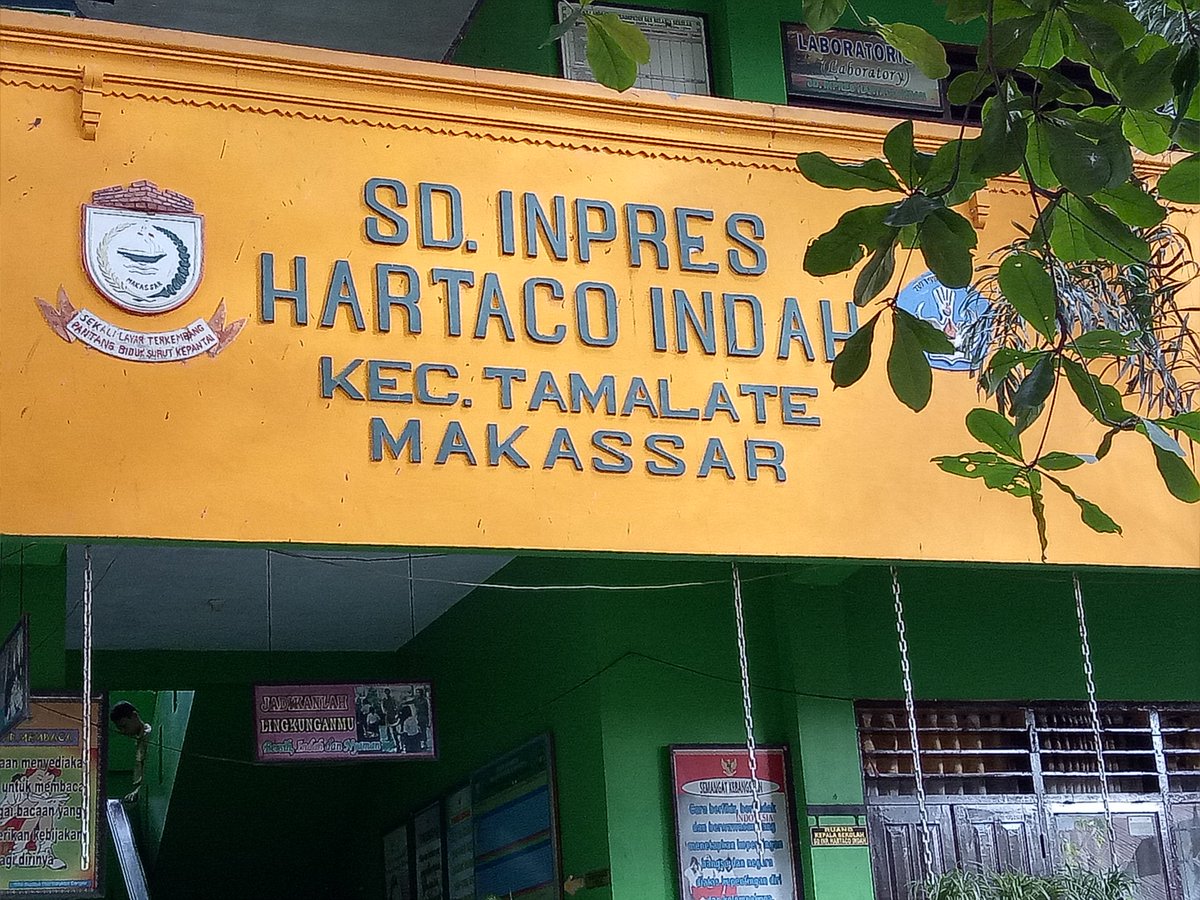 Puangqu's tweet photo. Hi all friends, how are yoy today? To day, I am company my children to take report of study at Elementary school of Hartaco Indah, at Makassar City. #localGuides . https://t.co/XEr31aZCyD