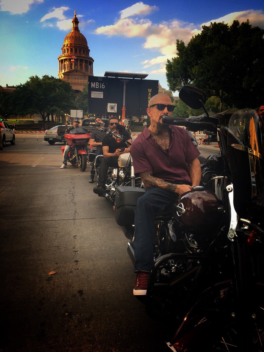 FX Networks PR tweet media