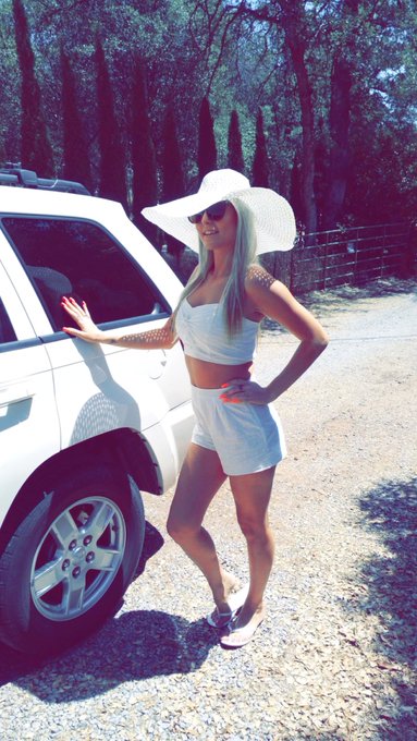 ☀️🍦🍹🎀 https://t.co/CevSyNwf8J