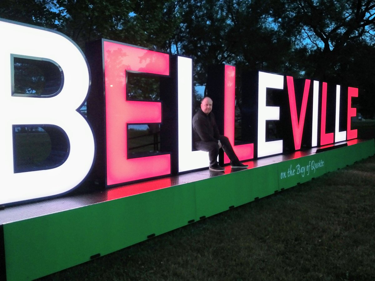 pcarr_thurlow's tweet photo. The Belleville Sign! Fourteen different lighting combinations &amp; fully portable. Watch for it at different locations throughout @BellevilleON &amp; at various events. https://t.co/9jUe0AwHZr
