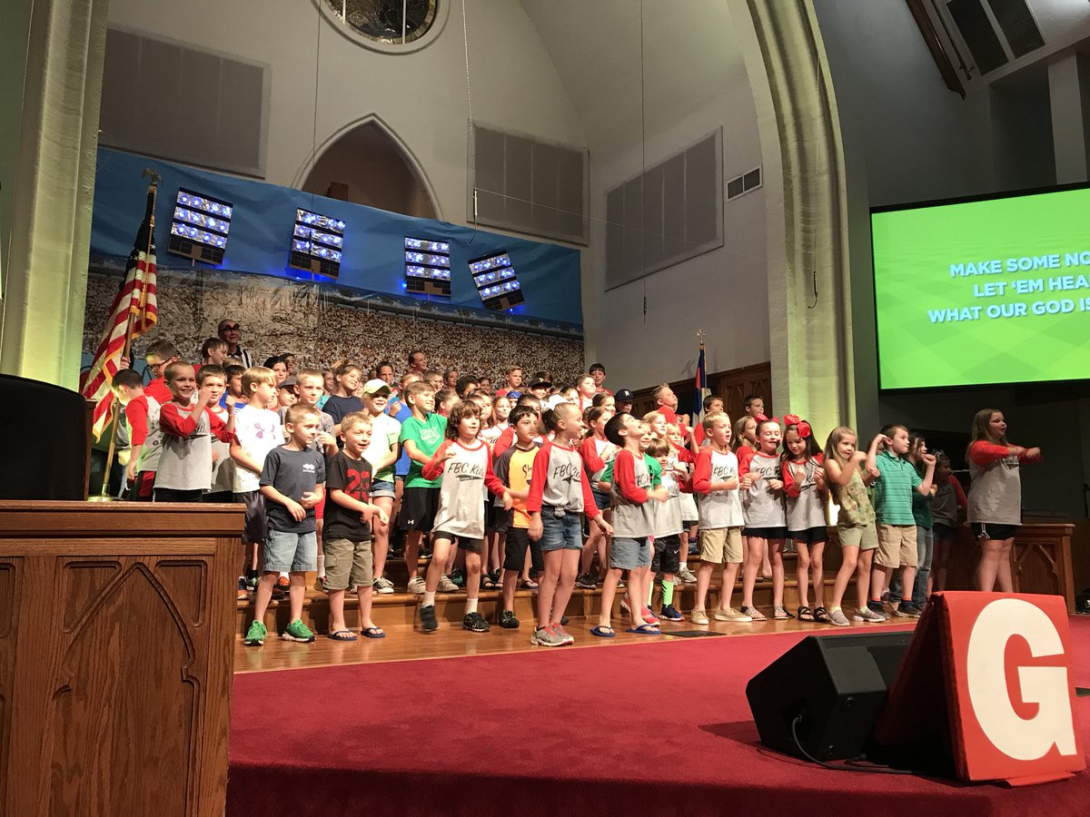 clayhallmark's tweet photo. A great Vacation Bible School week @fbclextn with 20 older children saved! Praise the Lord! #fbcmore #VBS2018 https://t.co/WSkNwRyxqE