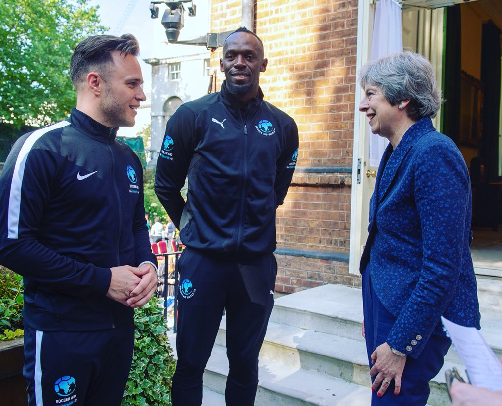 ollymurs's tweet photo. One’s the fastest person in the world
One runs the country and another has almost completed tinder! 
I’ll let you decide whose done what 😂 https://t.co/borEhpVe9n