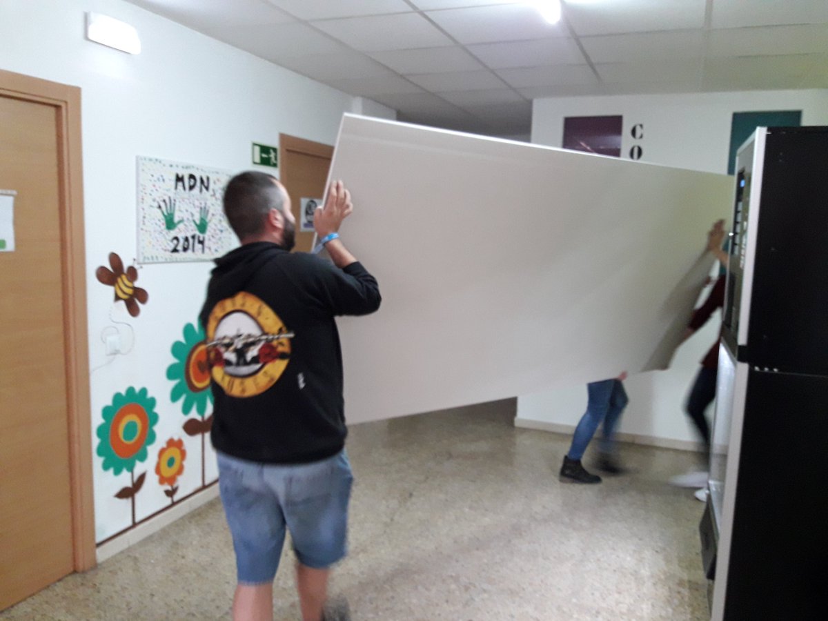mardeniebla's tweet photo. #Viernes
⚀Cargando pladur
⚁Coordinando estrategia voluntariado con @FundlaCaixa
⚂Charla @GrupoTemporing programa acompañamiento
⚃Partidazo final curso #clubsocial, #ApS Monitor/a y #Manifactory, GAMberr@s, voluntariado y trabajadorxs
⚄Servicio #ApS monitor/a con #GIM
... https://t.co/HabuDn2AkY
