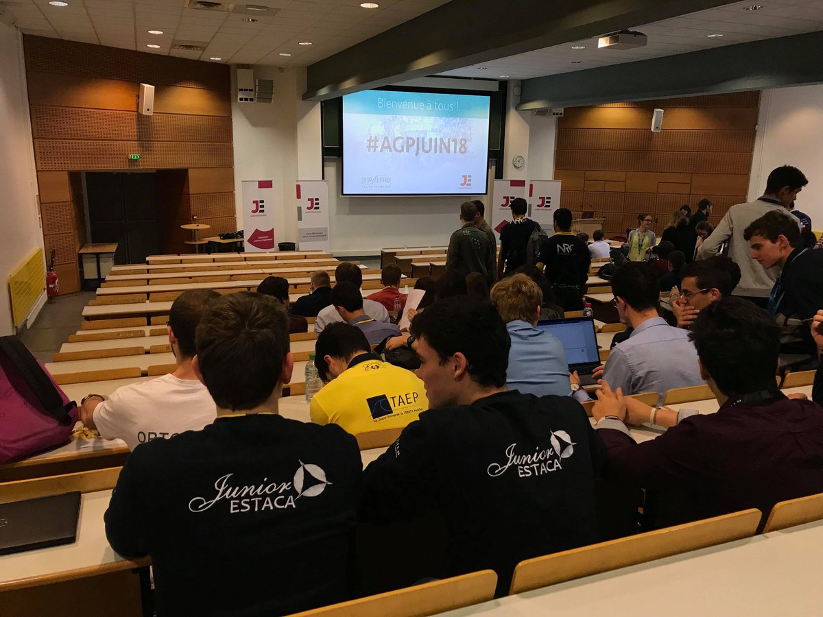 junior_estaca's tweet photo. Junior Estaca est présente à l' #AGPJUIN18 🔝Au programme : élection du nouveau mandat de la @cnje et passage de marque junior entreprise #WeAreJE https://t.co/hEoT8zIoEc
