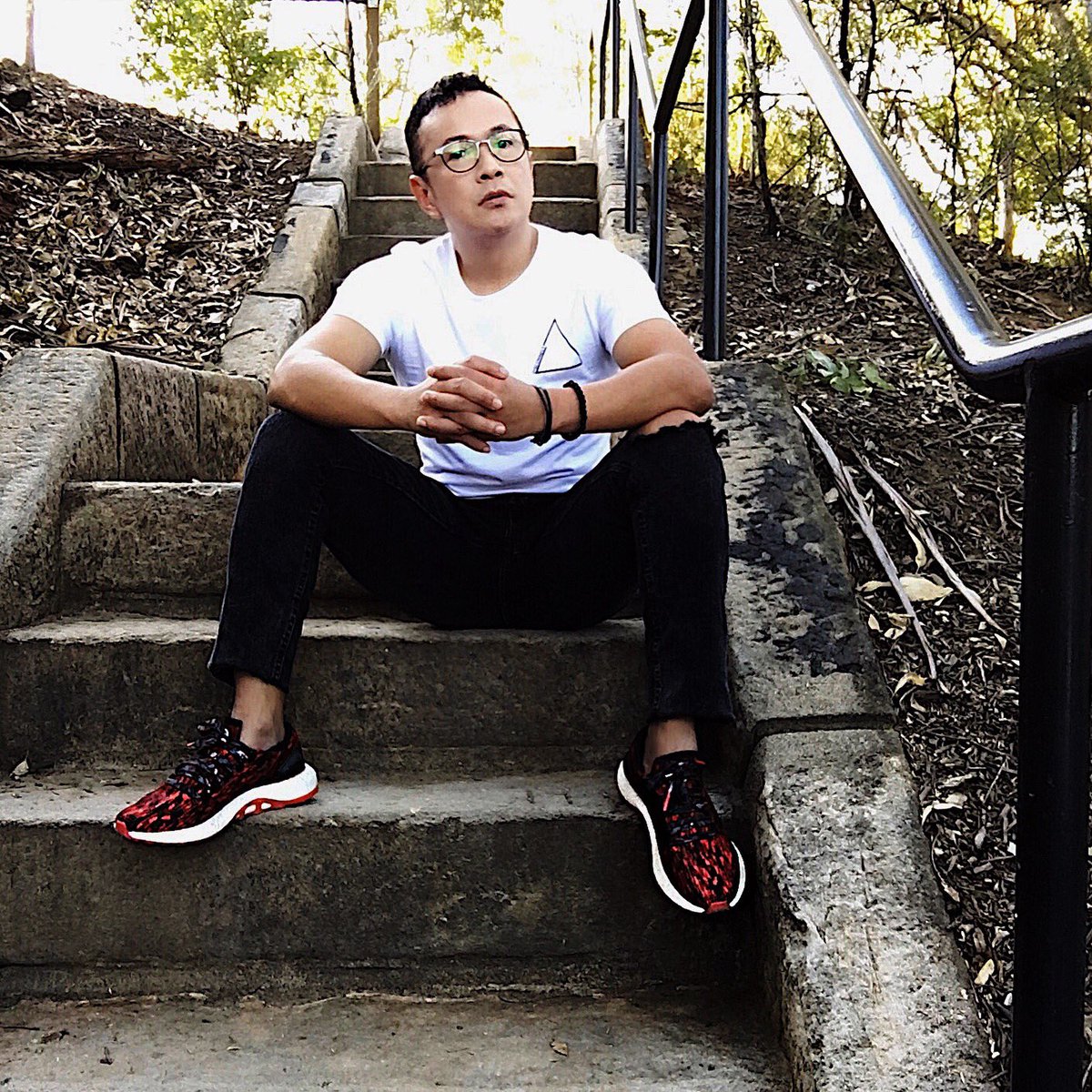 rommelsuperstar's tweet photo. Back to basic ๐
#iphonography
#vsco
#love
#1001optical ๐
#factorie ๐๐
#adidasboost ๐ https://t.co/2enW7mUmWK