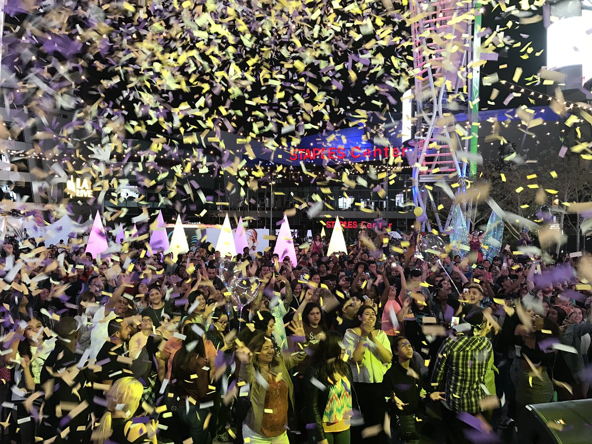 LALIVE's tweet photo. That's a wrap! #DTLADarkNights Birthday Edition presented by @ABSOLUTvodka_US was a bang! Thank you for celebrating 10 years wth us and see you next time! #LALIVE10 🎉 https://t.co/pIf5A8McVO