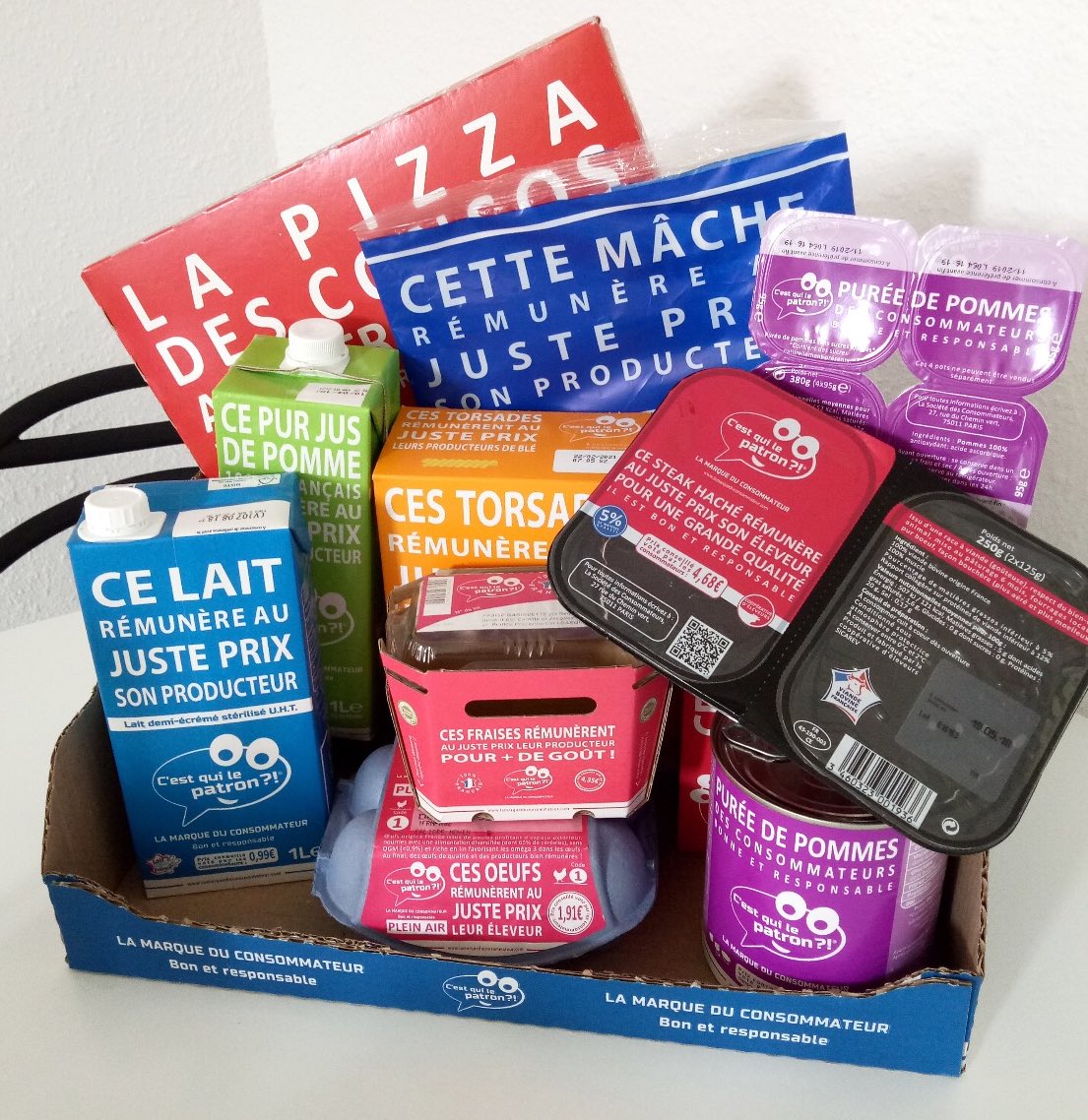 C_qui_le_Patron's tweet photo. EN 18 MOIS 😊👏 sur cette photo les produits créés par les consommateurs en soutien aux producteurs #PlusÉquitables #PlusDurables Une autre consommation voit le jour et c’est un immense succès ! Rejoignez-nous 😊 https://t.co/RtMJBlM2LR #SoutienAuxProducteurs #LePatronCestLeConso https://t.co/jOCSbpOHz3