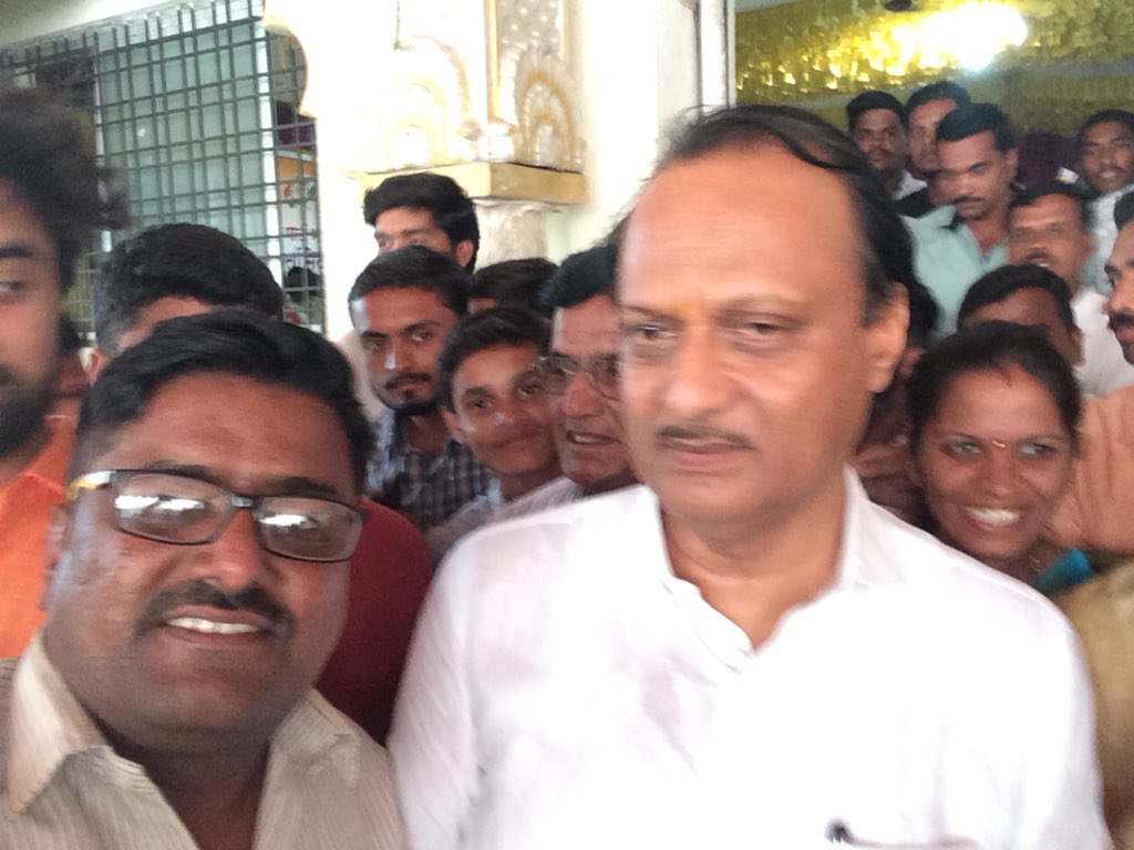 Amit323498291's tweet photo. पुन्हा एकदा आदर्श महिला संसदरत्न...

आमच्या प्रेरणास्थान आदरणीय खा.सौ.सुप्रियाताईंना पुन्हा एकदा आदर्श महिला संसदरत्न पुरस्कार जाहीर झाल्याबद्दल ताईंचे हार्दिक हार्दिक अभिनंदन...

जनतेत जाऊन जनतेचे प्रश्न सोडविणाऱ्या ताई...@supriya_sule @SutarSp @AjitPawarSpeaks @chitrancp https://t.co/O6ZYHn1XHf