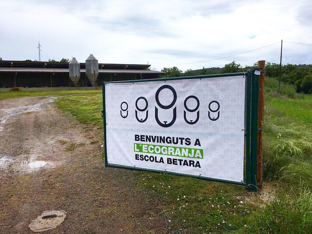 🚜👩🏼‍🌾🧀A Betara donem el tret de sortida i obrim portes a aquest bonic cap de setmana que tenim per davant! #benvingutsapages18 
Les nostres ovelles ja us esperen a tots!🐑
📍Mas Vilarrasa (entre Perafita i Sant Boi del Lluçanès)