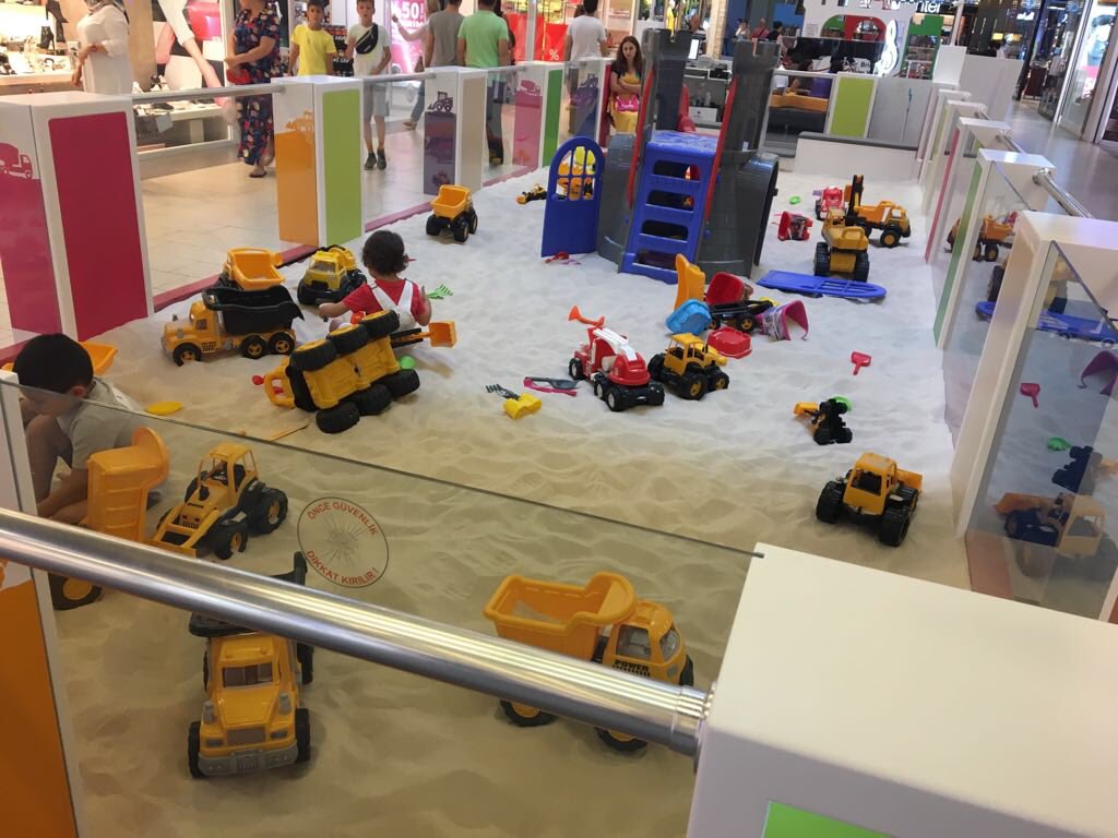 terracityavm's tweet photo. Siz alışveriş yaparken çocuklar -1. Katta Kummy kum havuzunda eğitmenler eşliğinde keyifli vakit geçirsin. 😇
📌 Ücretlidir.
#TerraCity #Antalya #Kummy #Eğlence https://t.co/FtH200Zf74