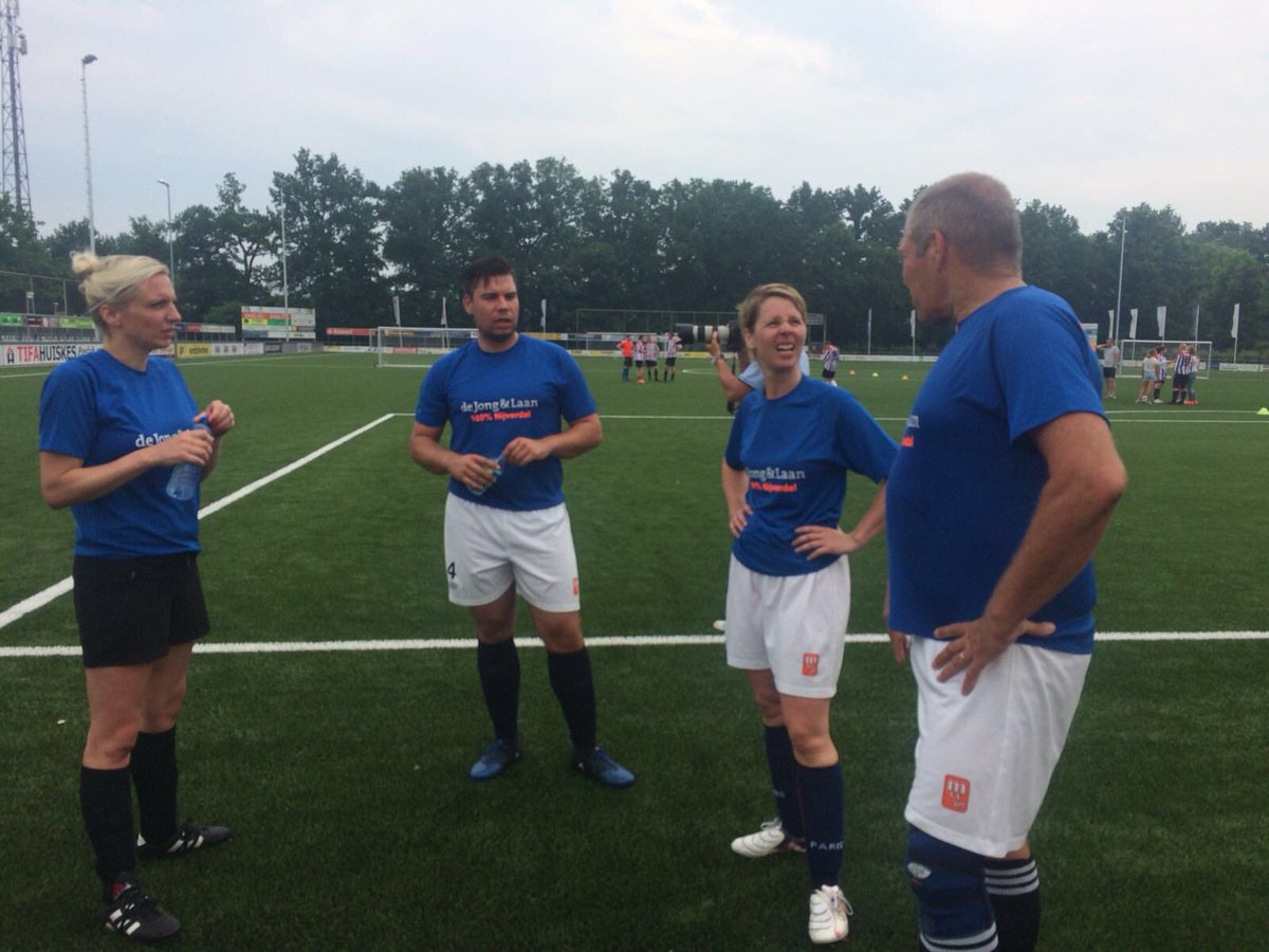 lisawiegink's tweet photo. Teambuilding @jonglaan toernooi 💪🏻 https://t.co/YstKNr8vnw