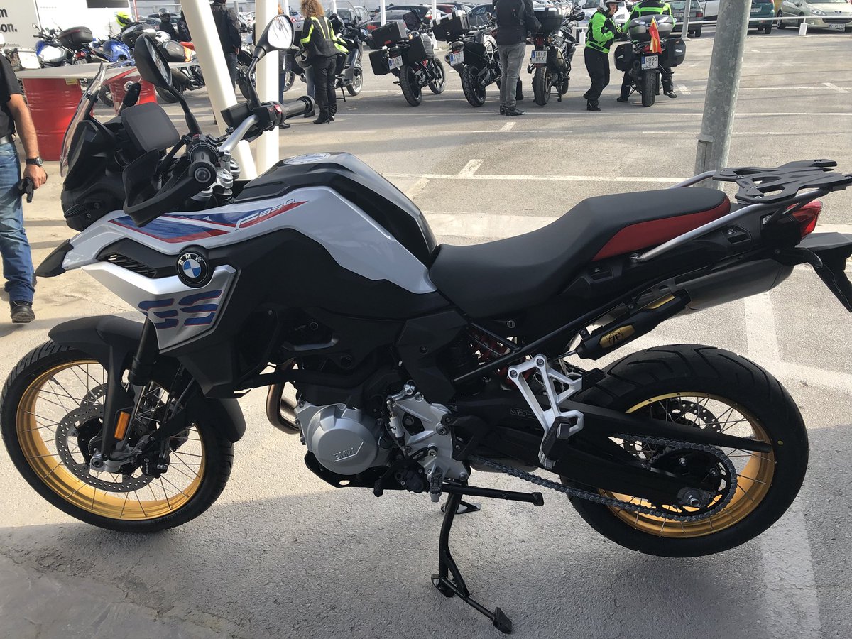 MSantaella2's tweet photo. Dispuestos a pasar un gran día motero gracias a @MotorradIlbira #bmwmotorrad #GS1200 #GS750 #GS850 #MakeLiveARide https://t.co/pr0w834ljZ