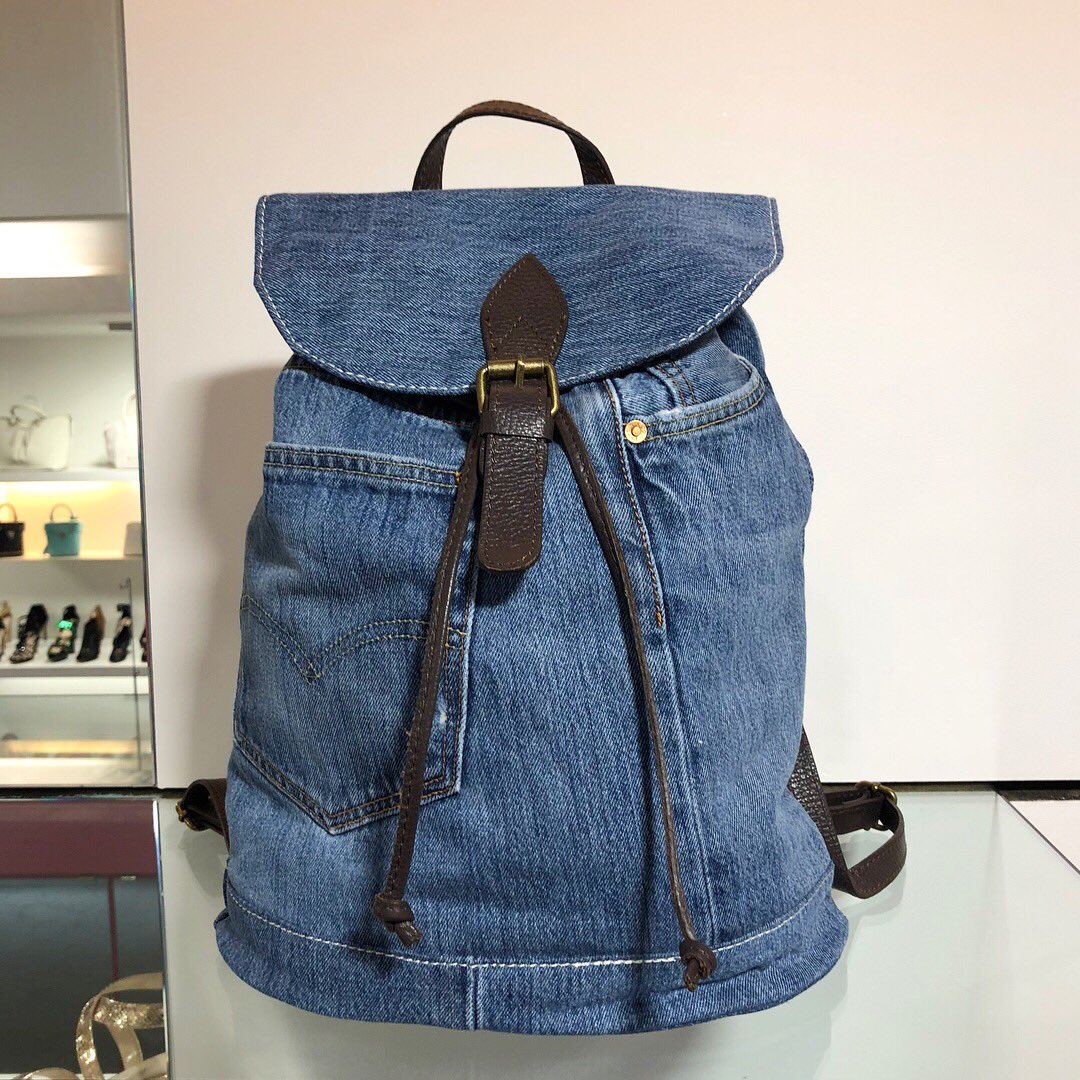 LoulaShoes's tweet image. Denim backpack? Yes please! 
Come in this long weekend and check out all new handbags and accessories!
#denim #denimbag #denimbackpack #backpack 

#Loula #LoulaShoes #ToorakRoad #SouthYarra #Melbourne