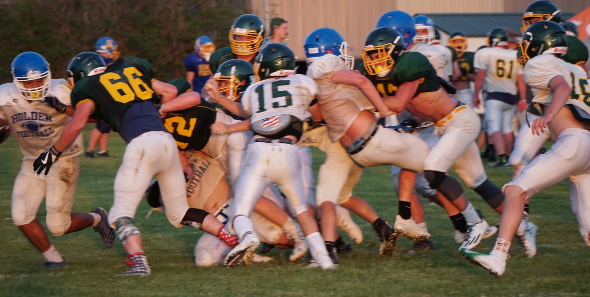 SportsMDF's tweet photo. 18 photos from @spoofhoundFB practice at @NWBearcatsFB Team Camp are on the Forum's facebook. They include @tateoglesby3, @TylerHouchin1, @DowWow_1, @pede_bast21, @TylerMcGary20 and many more. Help me identify the ones I don't have names on too if you can. Here are 4 favorites. https://t.co/Dj3Q6aADat