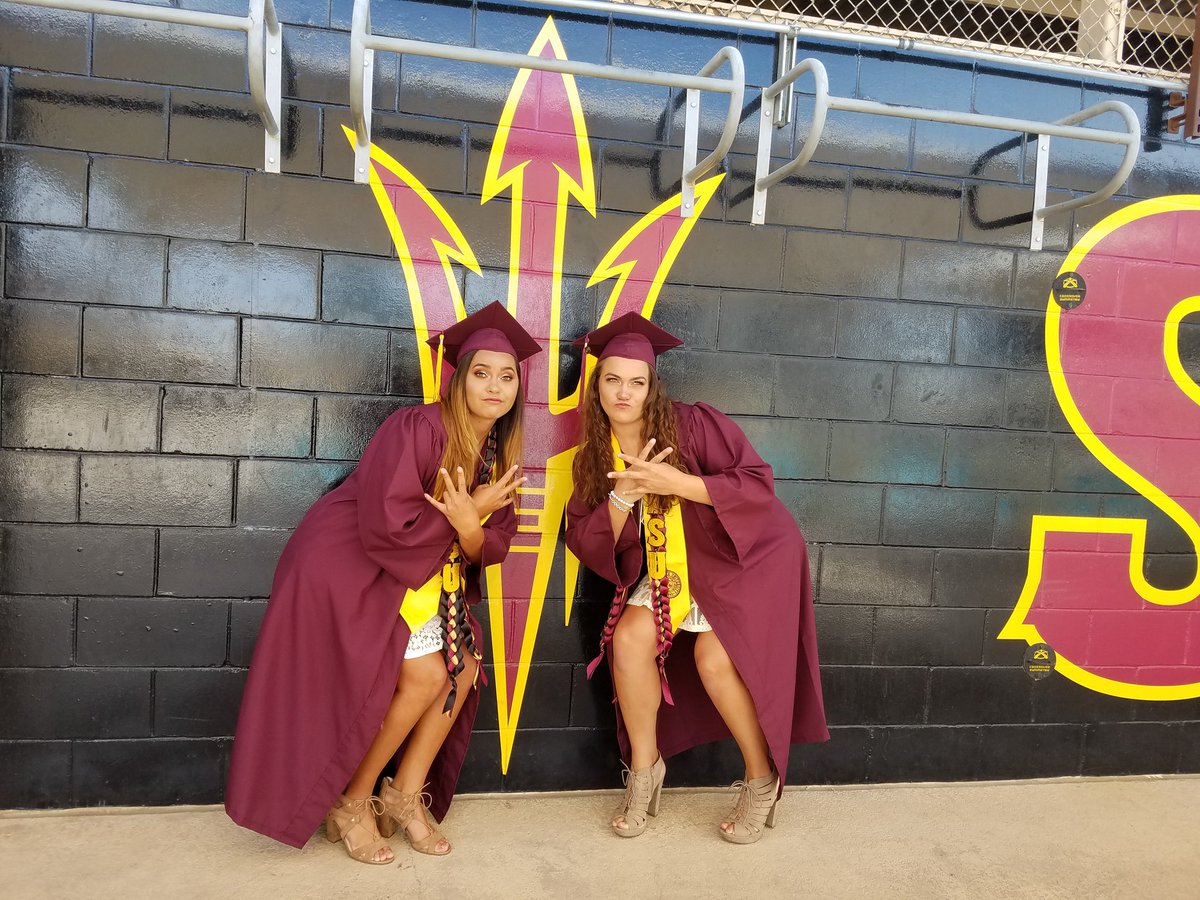 scpolo11's tweet photo. National Best Friend Day!!💫💫 https://t.co/ukrSMUyA8v