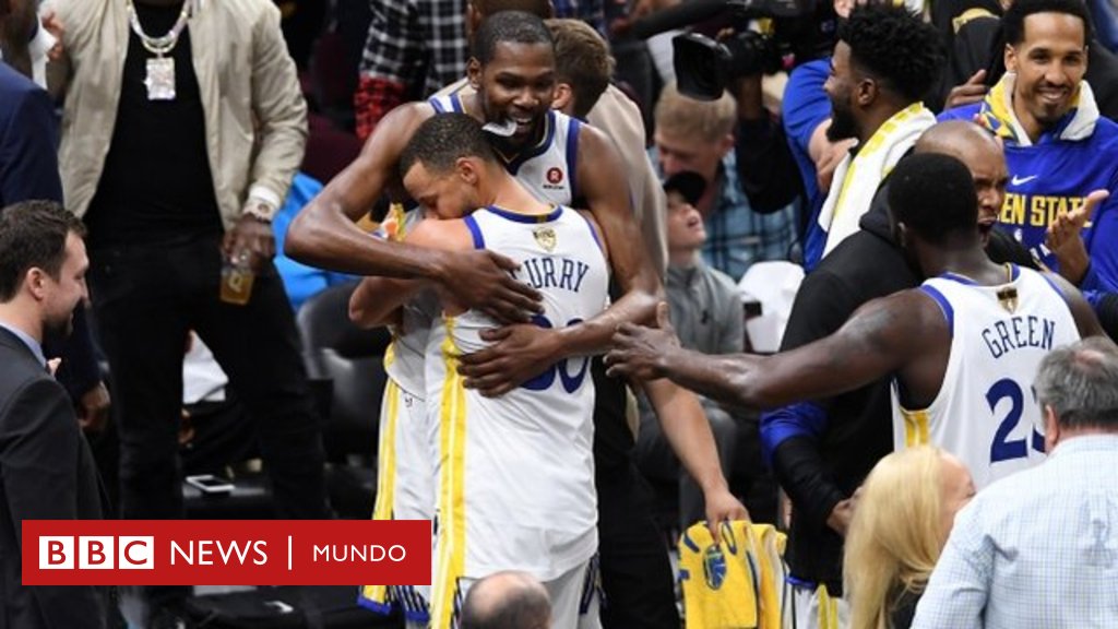 BBCDeportes's tweet photo. Golden State Warriors gana su segundo título de la NBA consecutivo al derrotar a Cleveland Cavaliers https://t.co/fG9mlBTozc https://t.co/H8aQe9mjkr