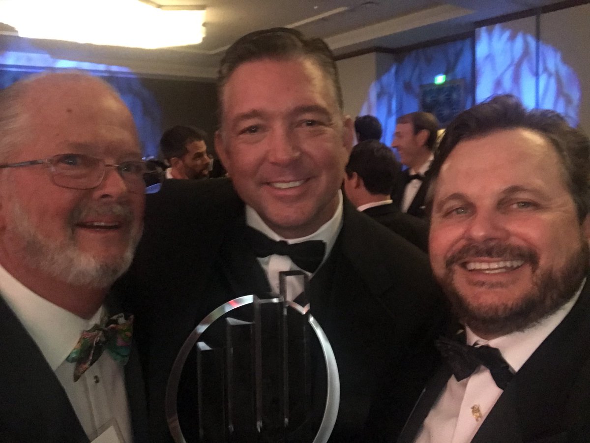 phillipjuett's tweet photo. Congratulations to Dan Hansen, CEO of Summit Hotel Properties, on your win tonight for transformational CEO. #EoYCenTX #Merrillcorp https://t.co/kpvLfMZFl0