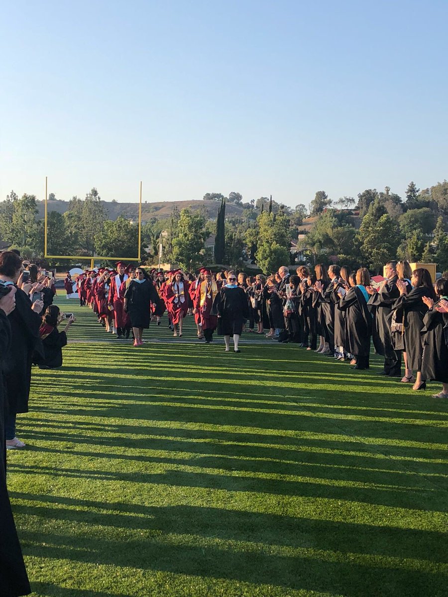 al1ornothin8wc's tweet photo. We graduated. We finished. We’re done! Congratulations to the Class of 2018! 🧡🐾 https://t.co/PFv4UO55pl