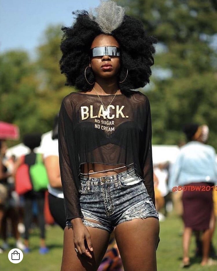 ILOVECGC's tweet photo. Black is how I like my coffee with a side of #TGIF. #Fridayvibes #theweekweekendishere #coffee #CURLFEST #curlfest2017 #afro #flashbackfriday #curlygirlcollective https://t.co/B0sv0zcN1Q