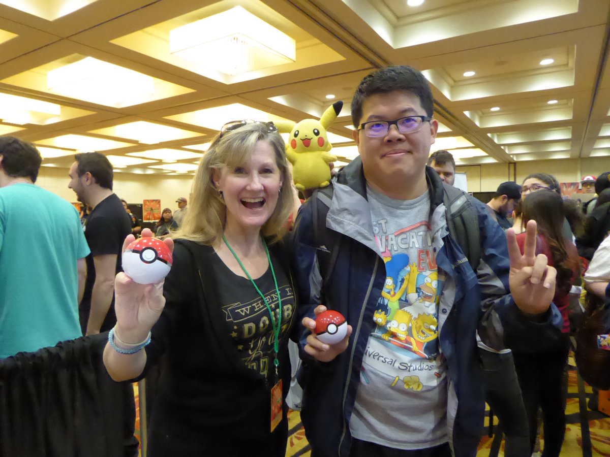 LawrenceCHPoon's tweet photo. Now I met two voices of Ash Ketchum in #SFCC2018 #SFCC2017 #SanFranciscoComicCon @TheVeronicaT @sarahnatochenny How time flies! I like to talk a bit about current stuff like FLCL 2. Oh well, that's comic con life. https://t.co/Gh60wIct7G