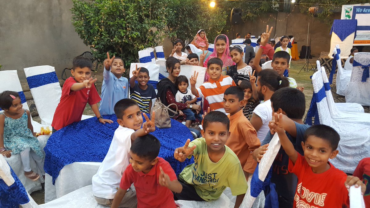GoharJaved7's tweet photo. #Citivolunteers @Citi in #Pakistan #Lahore trying to put a smile on the faces of beautiful kids of #BIWS #Lahore
13th Global Community Day!
#GlobalCommunityDay #GCD2018 https://t.co/JFD63tWBbv