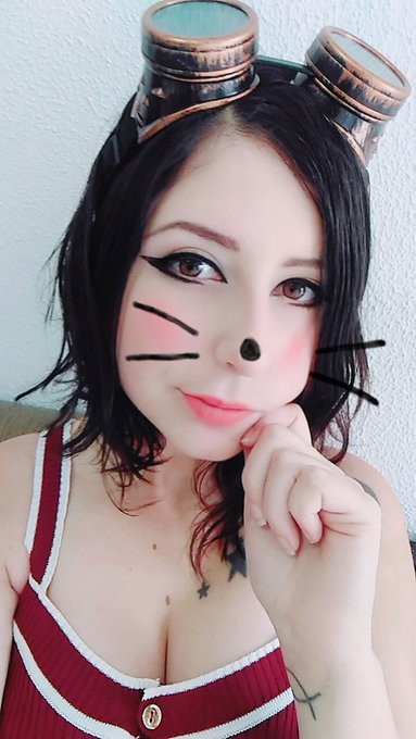 Watch Giu Hellsing's leaked NSFW photo on TwXstars