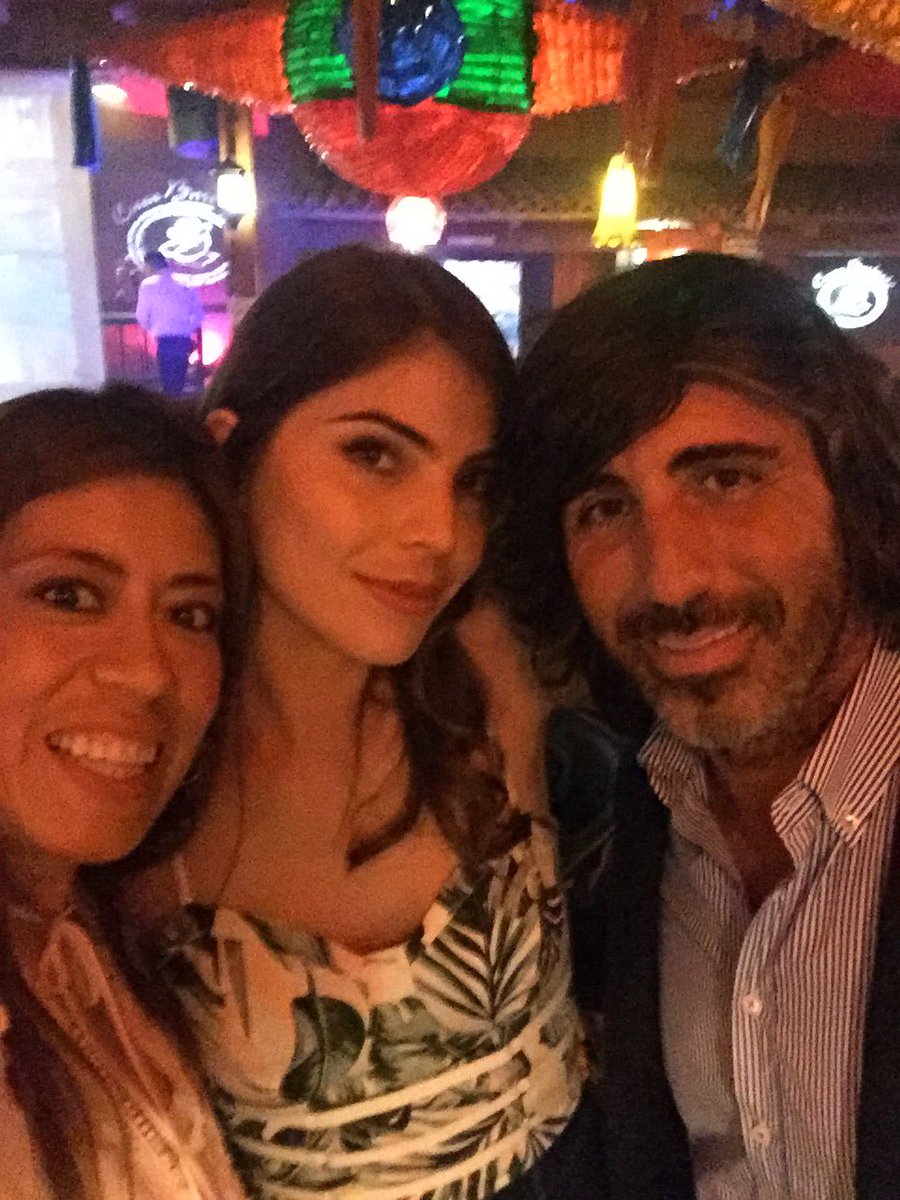 APalaciosReal's tweet photo. Que gusto coincidir contigo querida @ESMEOFICIAL en #CasaBariachi en la bella tierra de Guadalajara!!! Con mis amigos de @PronokalMex https://t.co/HjeOTxFjYy